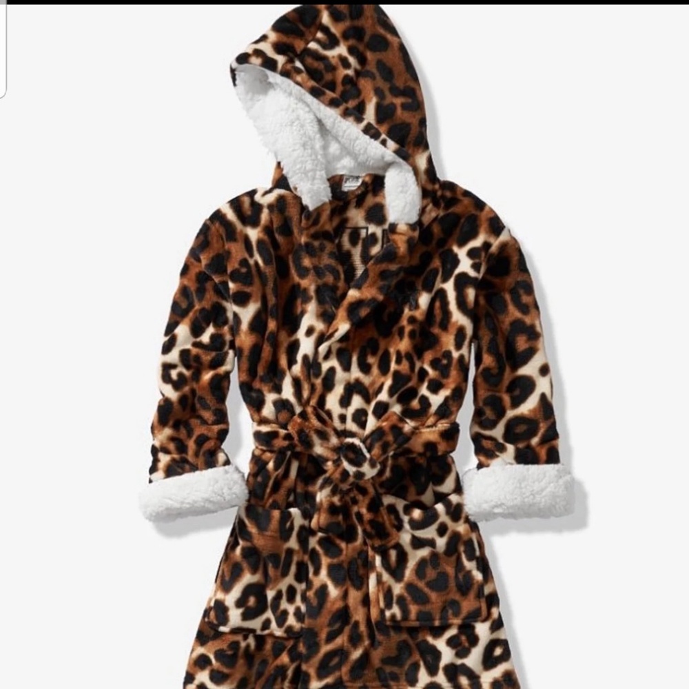 ❌SOLD❌PINK VS Sherpa Lined Robe XS/Small - Picture 2 of 7